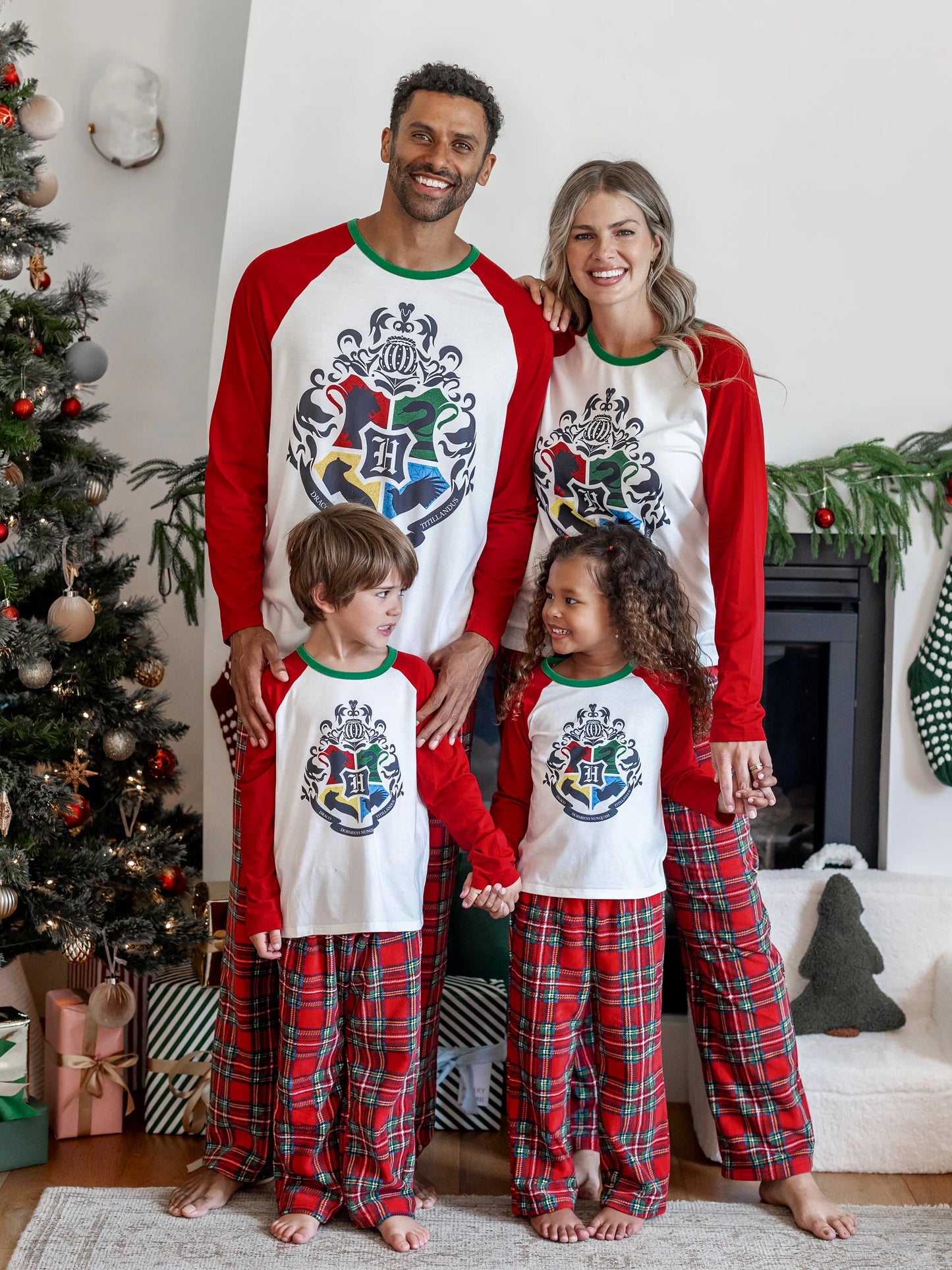 Conjunto de Pijamas em Fleeces para Famílias Harry Potter para o Natal com Meias de Natal Vermelhas
