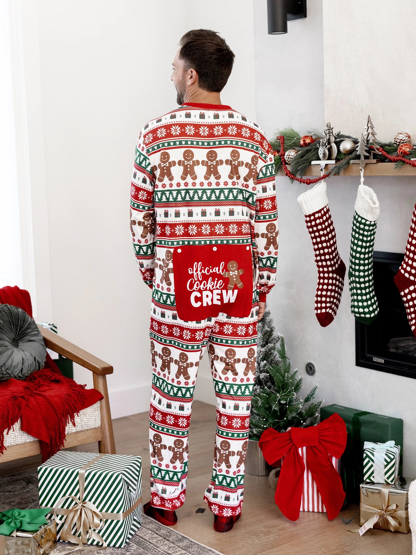 Christmas Matching Family Pajamas Set Gingerbread Christmas-theme Plaid Print PJS with Christmas Socks Red