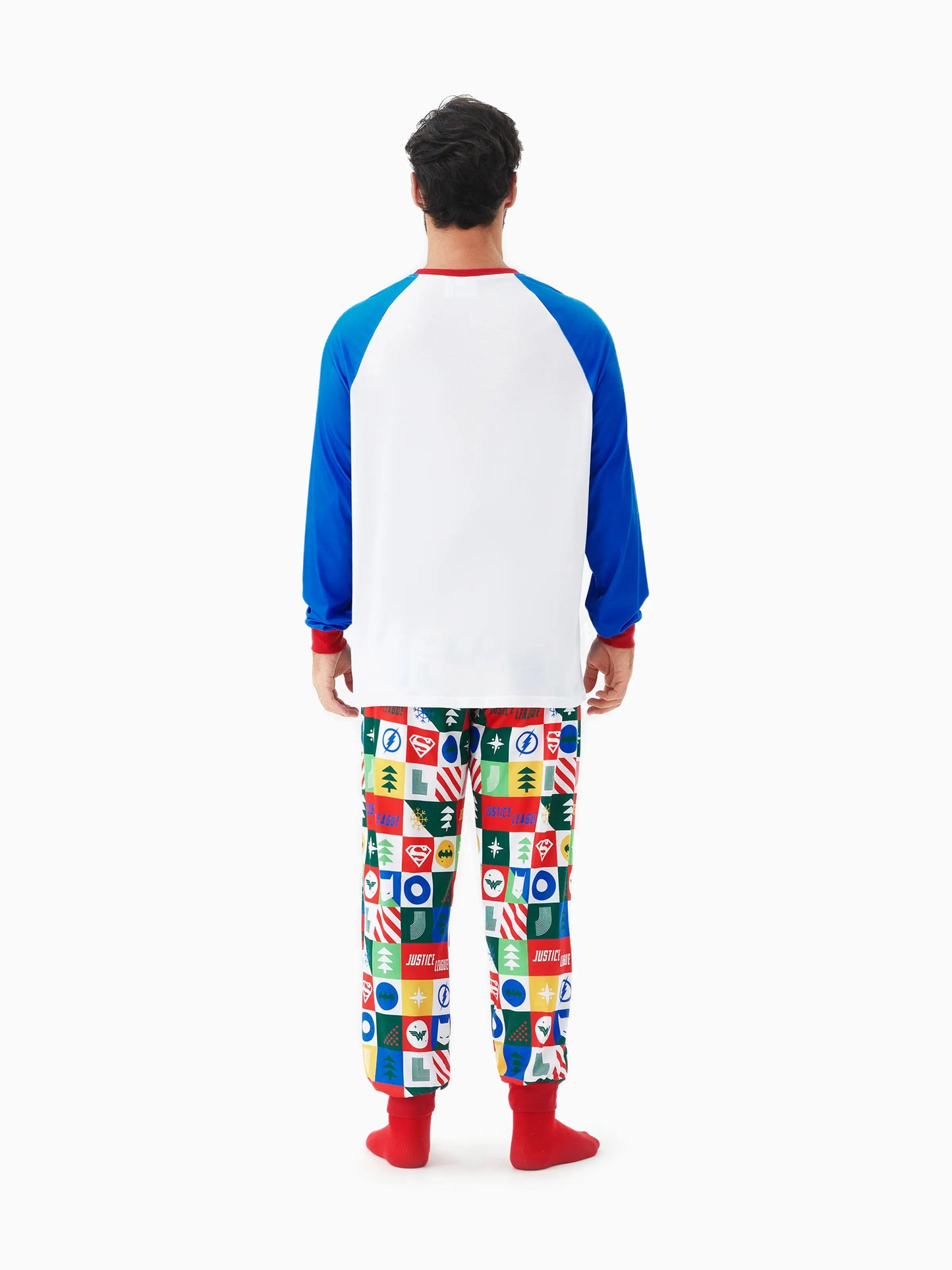 Conjuntos de Pijamas de Natal em Família, Igualzinhos, da Justice League com Batman/Superman Mulher Maravilha, acompanhados de Meias de Natal.