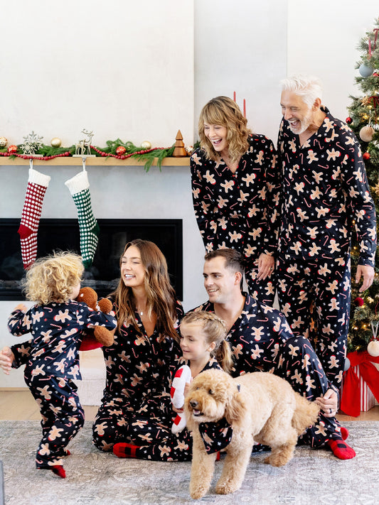 Christmas Matching Family Pajamas Set Gingerbread Print Black PJS with Christmas Socks Black