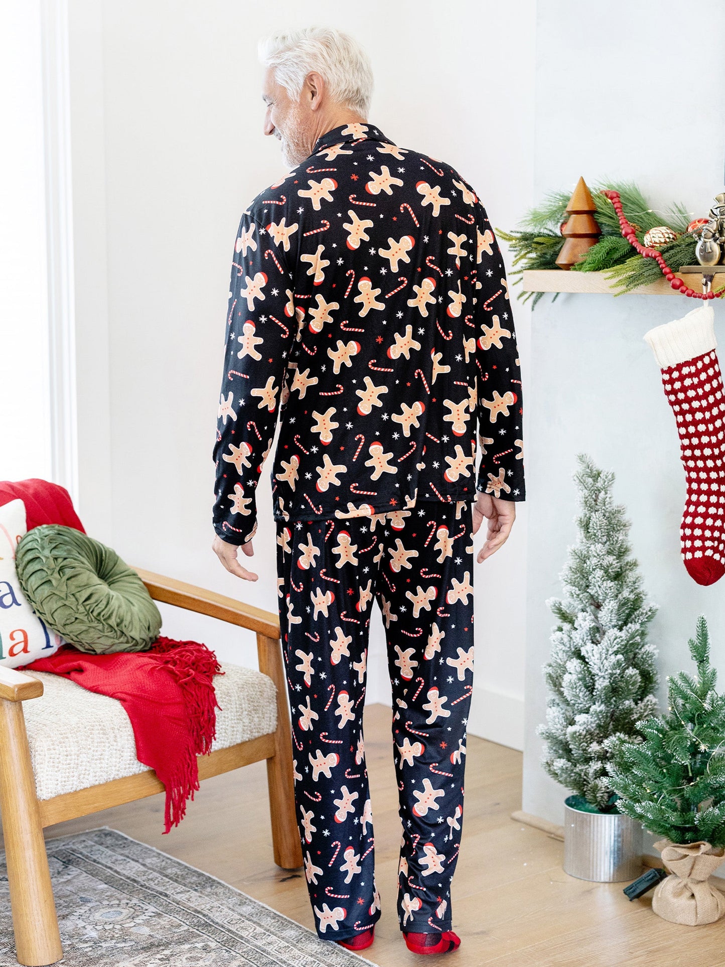 Christmas Matching Family Pajamas Set Gingerbread Print Black PJS with Christmas Socks Black