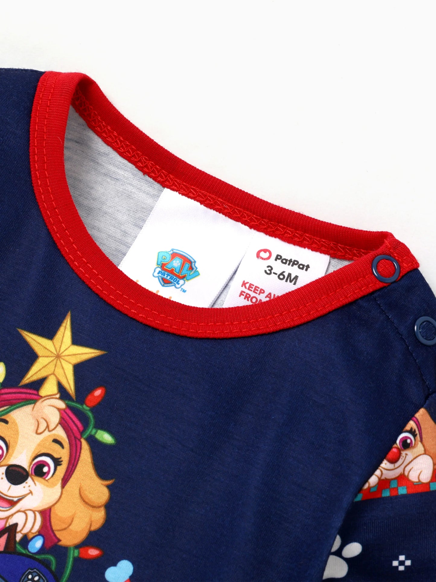 Conjuntos de Pijamas de Manga Longa com Estampado Integral da PAW Patrol para toda a família, acompanhados de Meias de Natal.