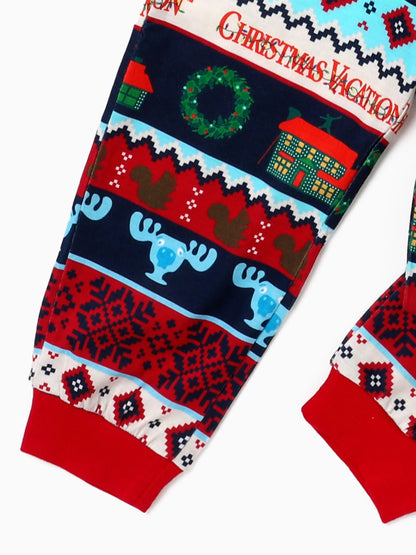 Conjuntos de Pijamas Coordinados com Estampas de Personagens para a Família nas Férias de Natal, com Meias de Natal