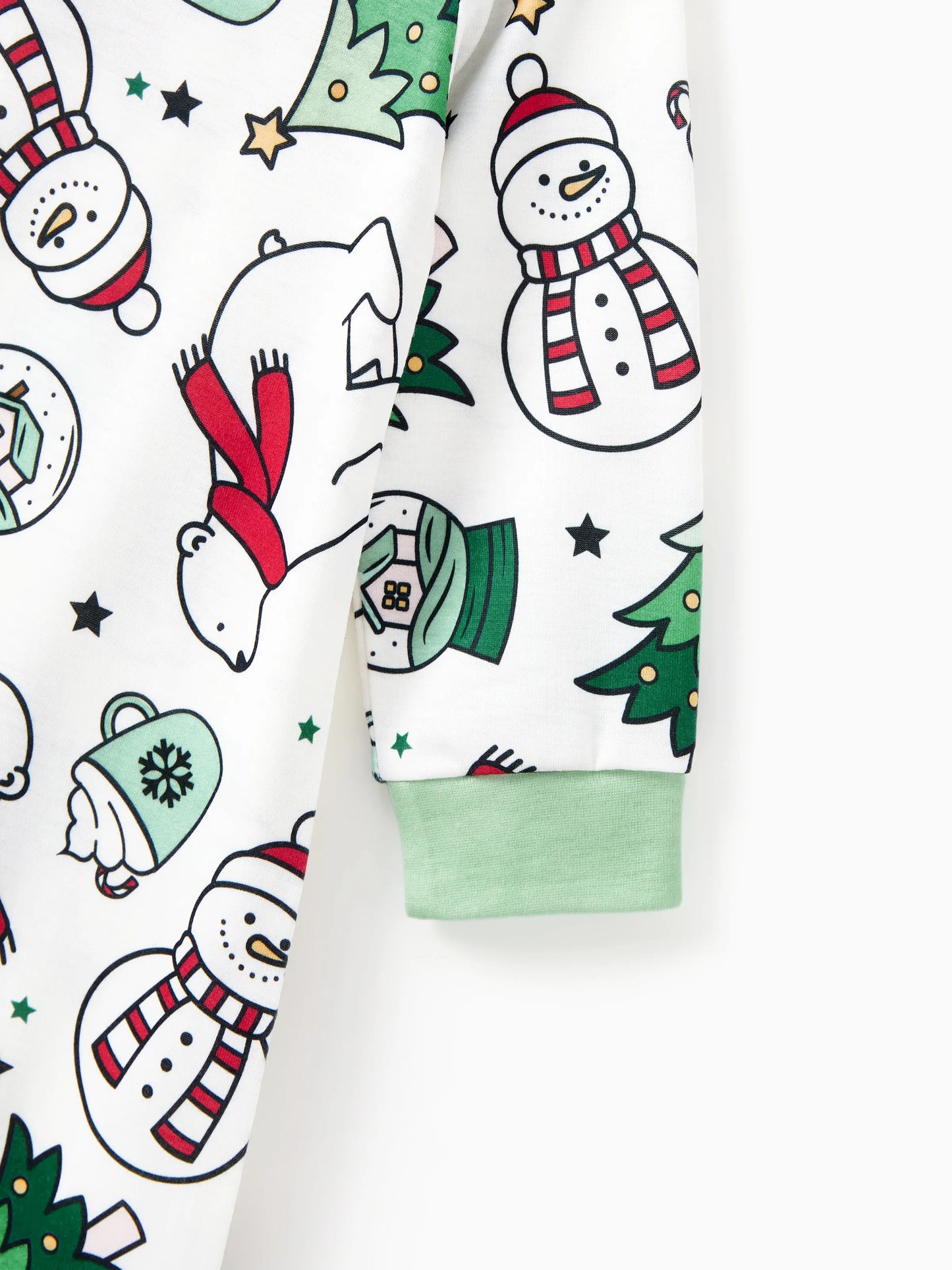 Conjunto de Pijamas de Natal em Família com Mangas Longas – T-Shirts Verdes Muito Felizes e Calças com Padrão, Inclui Meias de Natal – Verde Primavera Médio