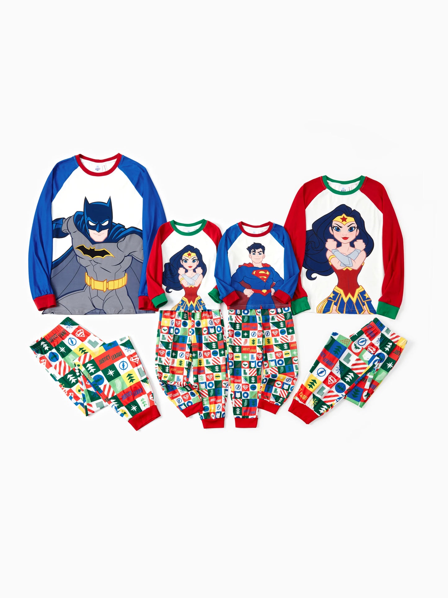 Conjuntos de Pijamas de Natal em Família, Igualzinhos, da Justice League com Batman/Superman Mulher Maravilha, acompanhados de Meias de Natal.