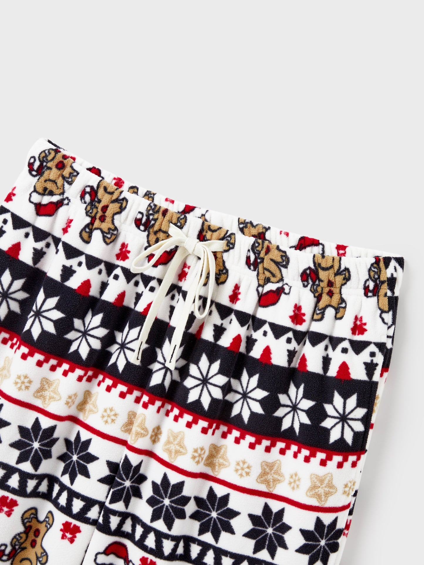 Conjunto de Pijamas de Fleece em Família para o Natal com Estampado de Gengibre e Flocos de Neve e Meias de Natal Vermelhas