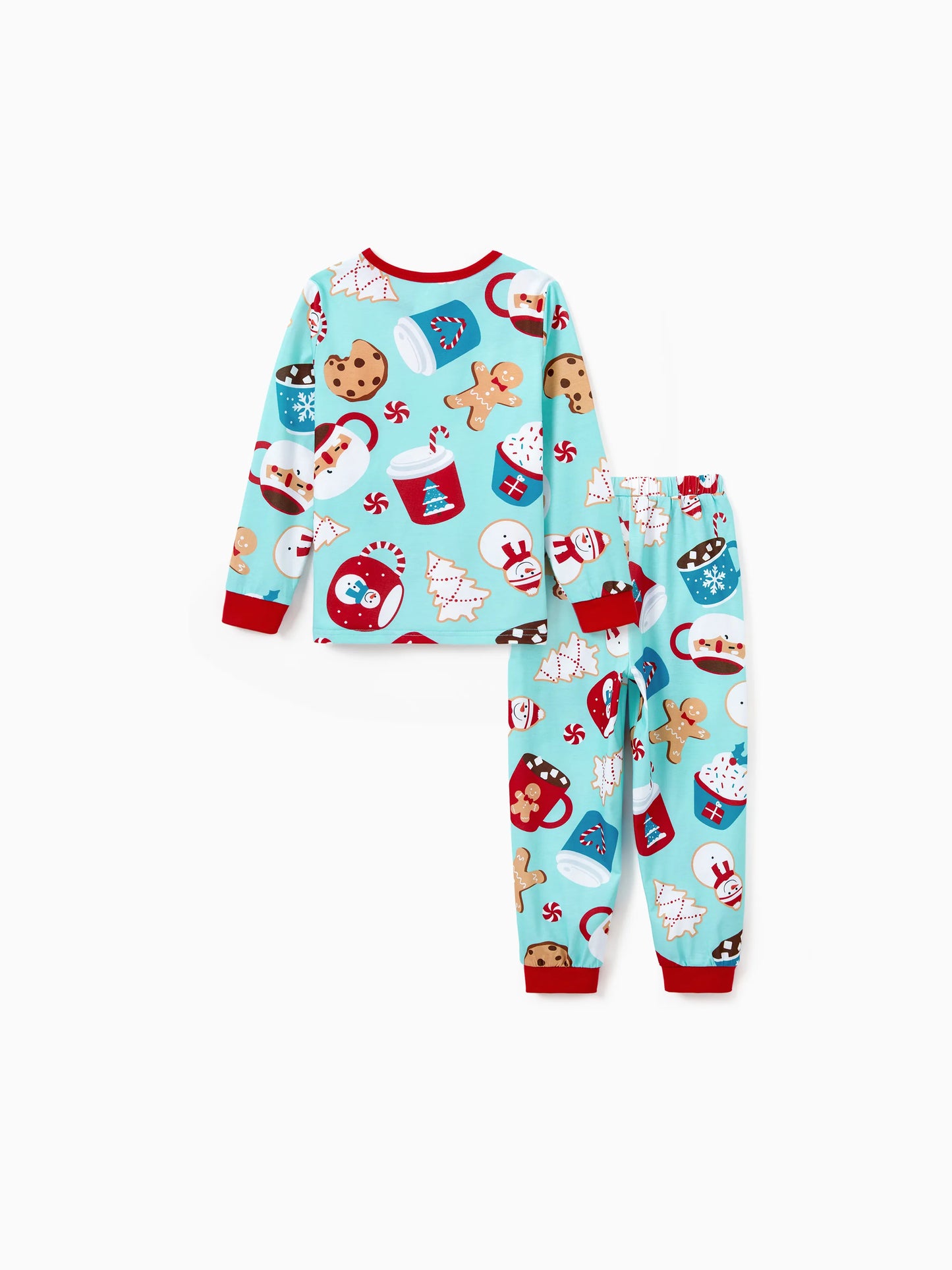 Conjunto de Pijamas em Família para o Natal com Estampa de Bolachas de Gengibre em Azul e Vermelho, acompanhado de Meias de Natal em Azul Claro.