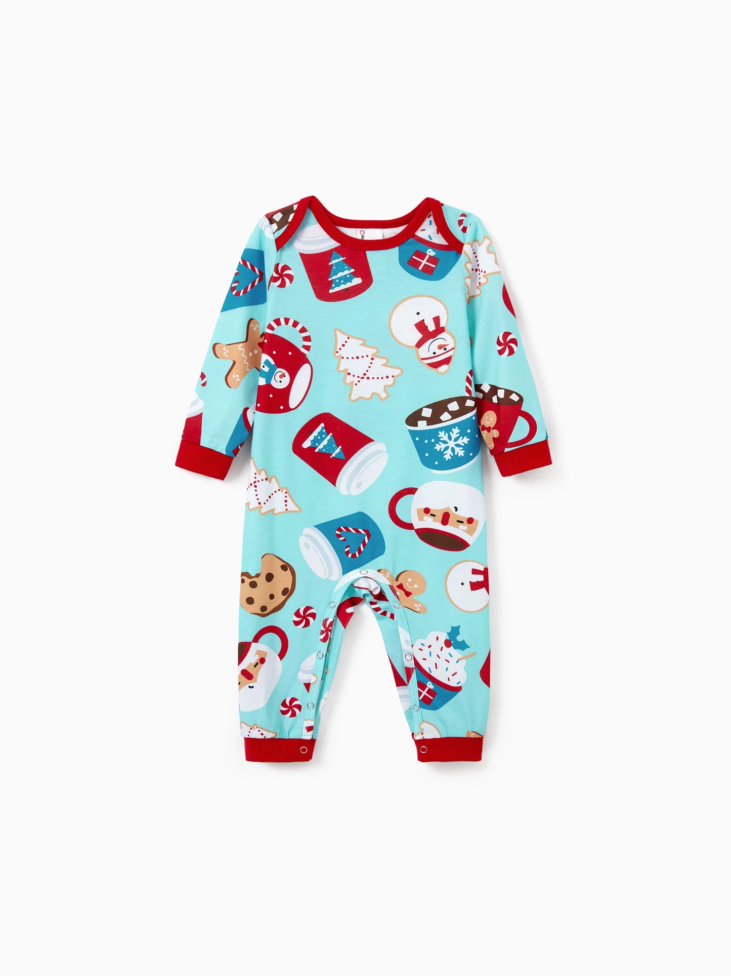Conjunto de Pijamas em Família para o Natal com Estampa de Bolachas de Gengibre em Azul e Vermelho, acompanhado de Meias de Natal em Azul Claro.