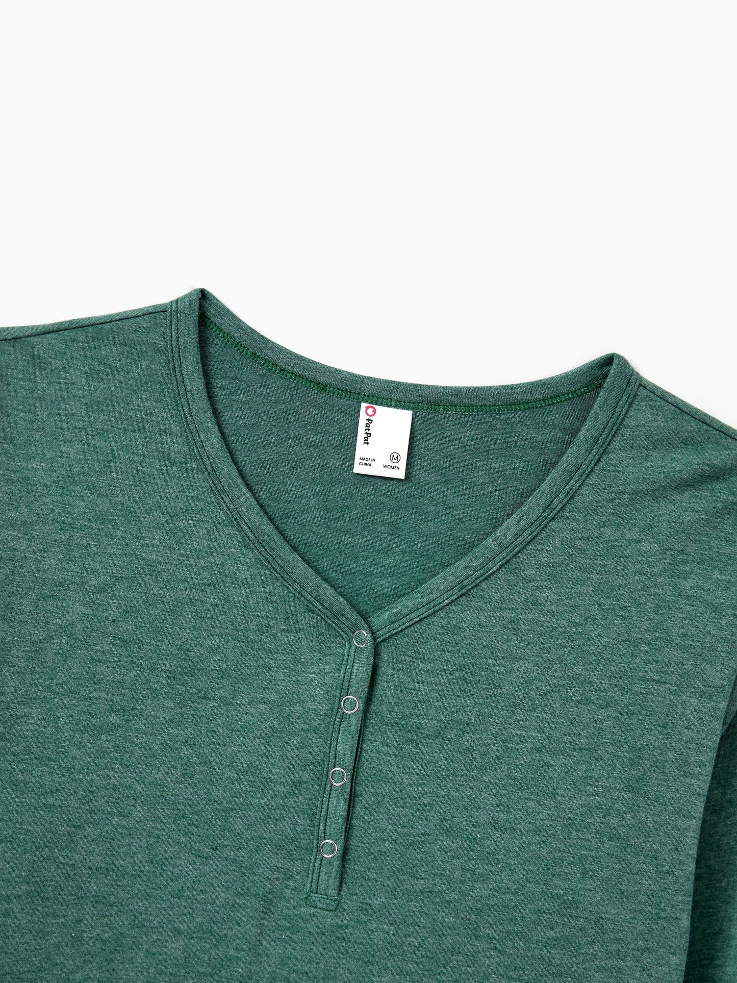 Conjunto de Pijamas em Família a Condizer para o Natal com Renas e Pai Natal e Meias de Natal Verdes