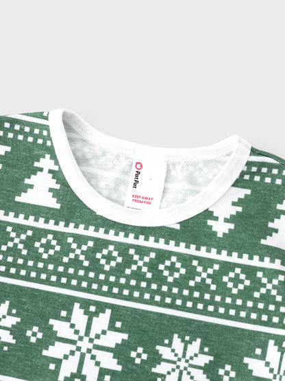 Conjunto de Pijamas de Natal para Família com Estampado de Renas e Flocos de Neve em Verde com Meias de Natal Verde Escuro