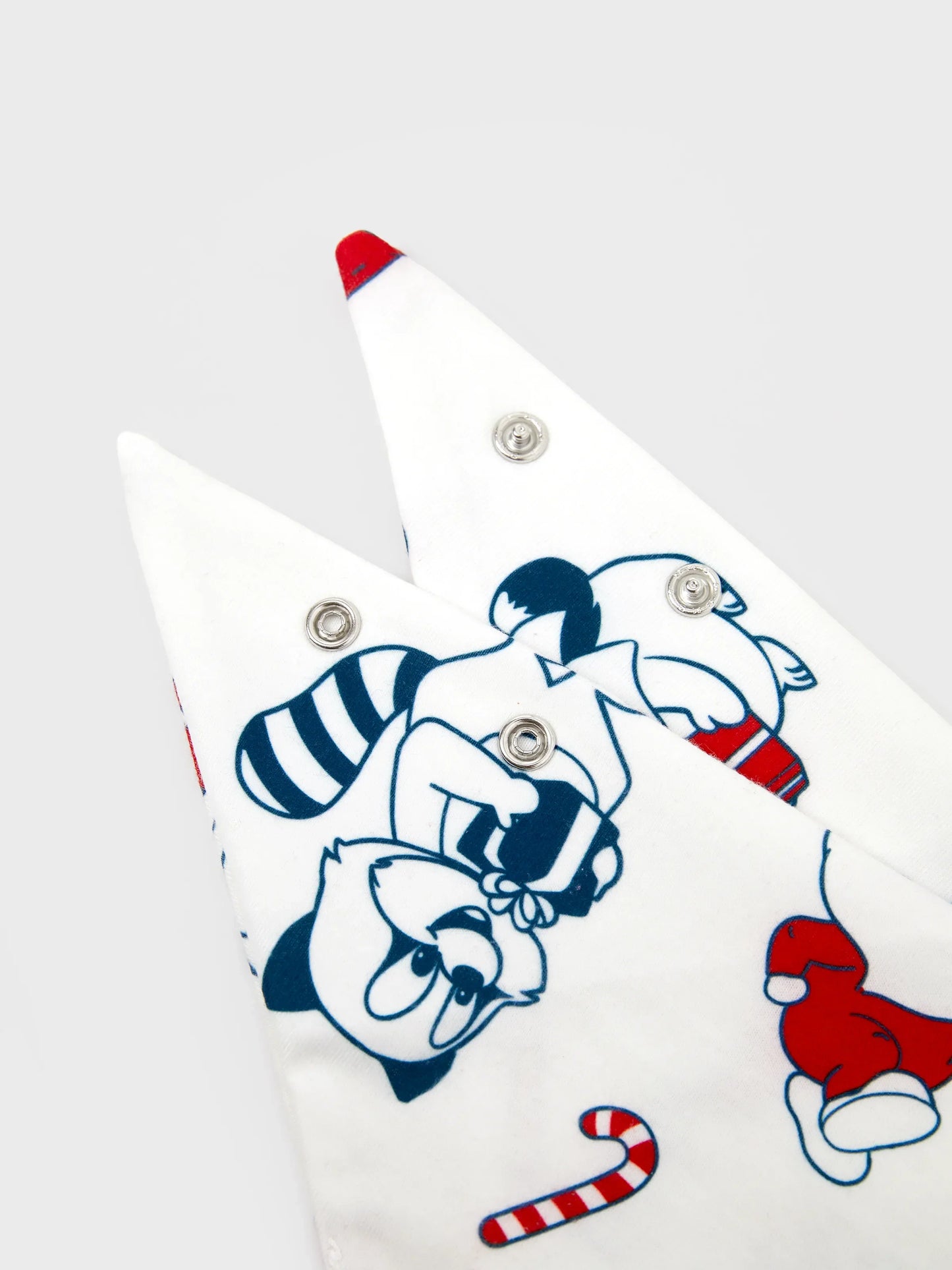 Conjunto de Pijamas Correspondentes para a Família com Estampa de Pai Natal e Cães, incluindo Meias de Natal, Brancas