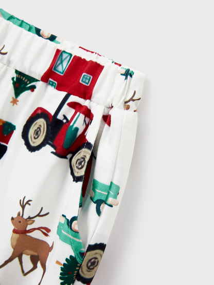 Conjunto de Pijamas de Natal Coordenados para a Família - Padrão de Rena e Carro com Meias de Natal Vermelhas