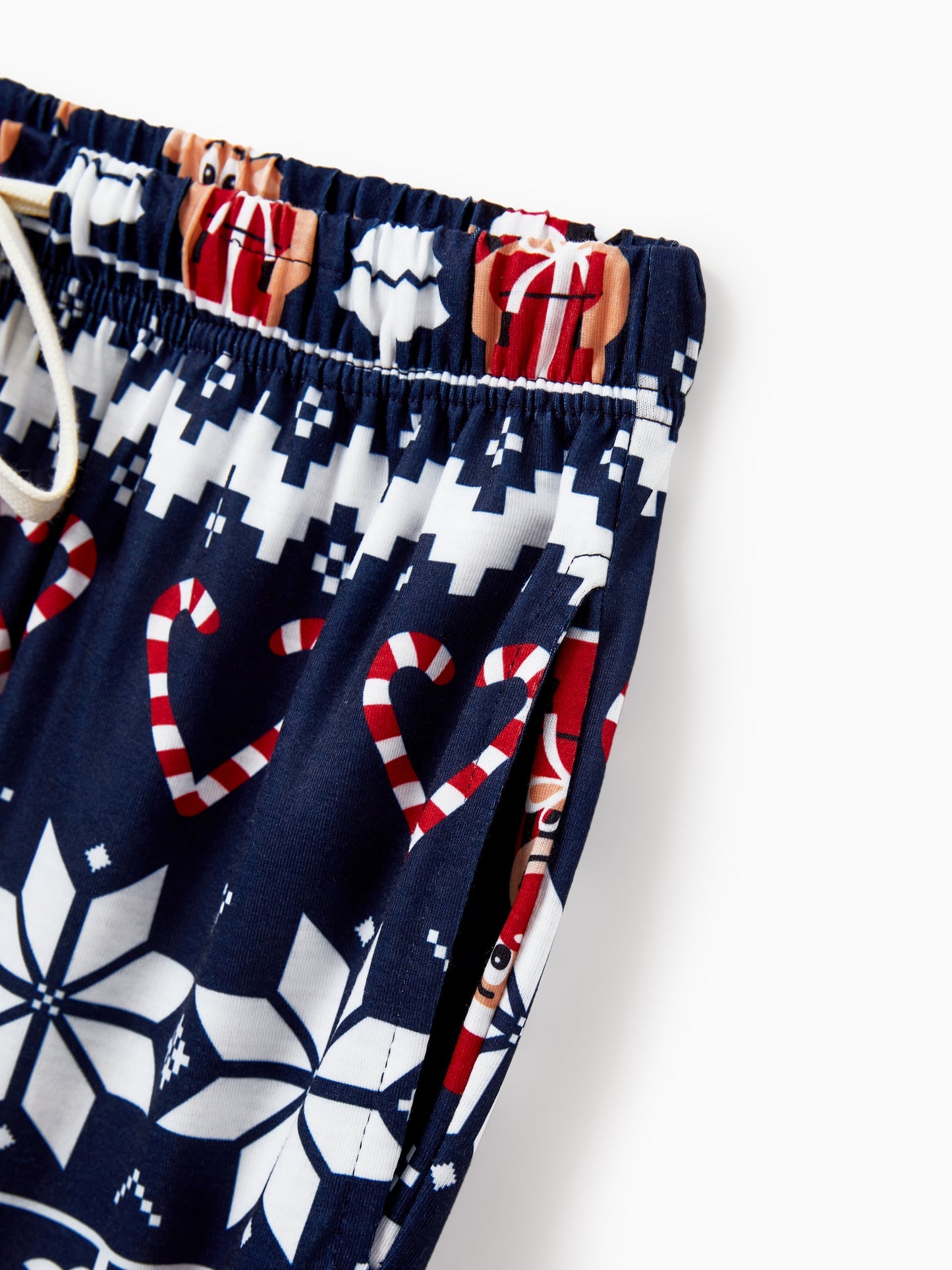 Conjunto de Pijamas para toda a Família a Condizer com Estampa de Renas e Flocos de Neve Azul Escuro