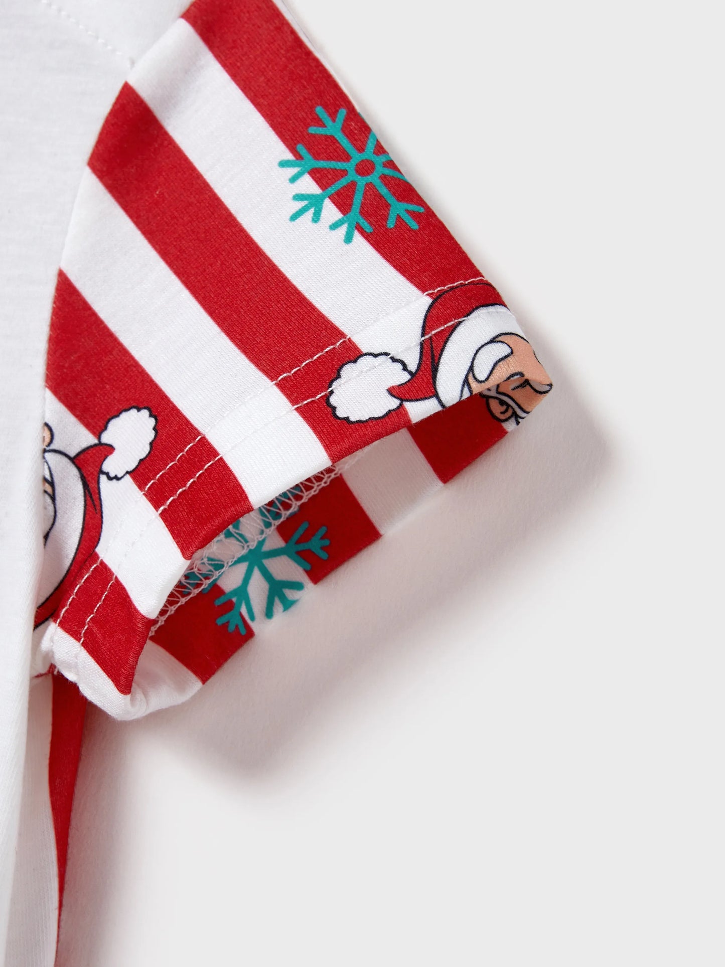 Conjunto de Pijamas de Natal em Conjunto para a Família - Pai Natal e Flocos de Neve em Riscas Vermelhas