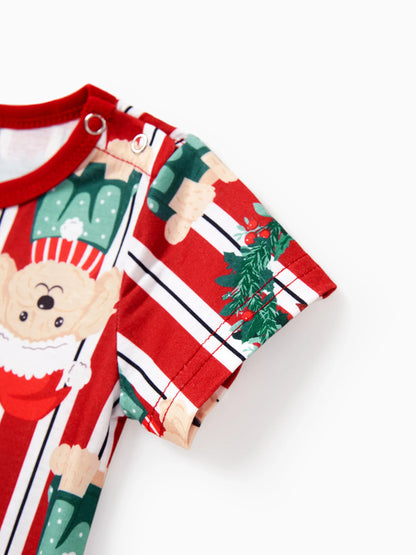 Conjunto de Pijamas Coordenados para a Família no Natal com Estampa de Cãozinho Vermelhos