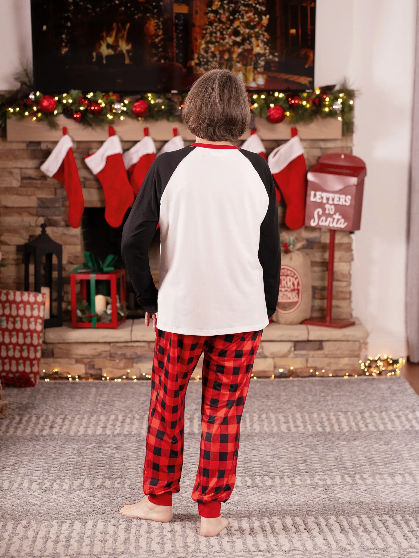 Conjuntos de Pijamas de Natal para Família com Impressão do Pai Natal e Mangas Raglan, incluindo Meias de Natal (Certificação de Segurança SGS) Vermelho