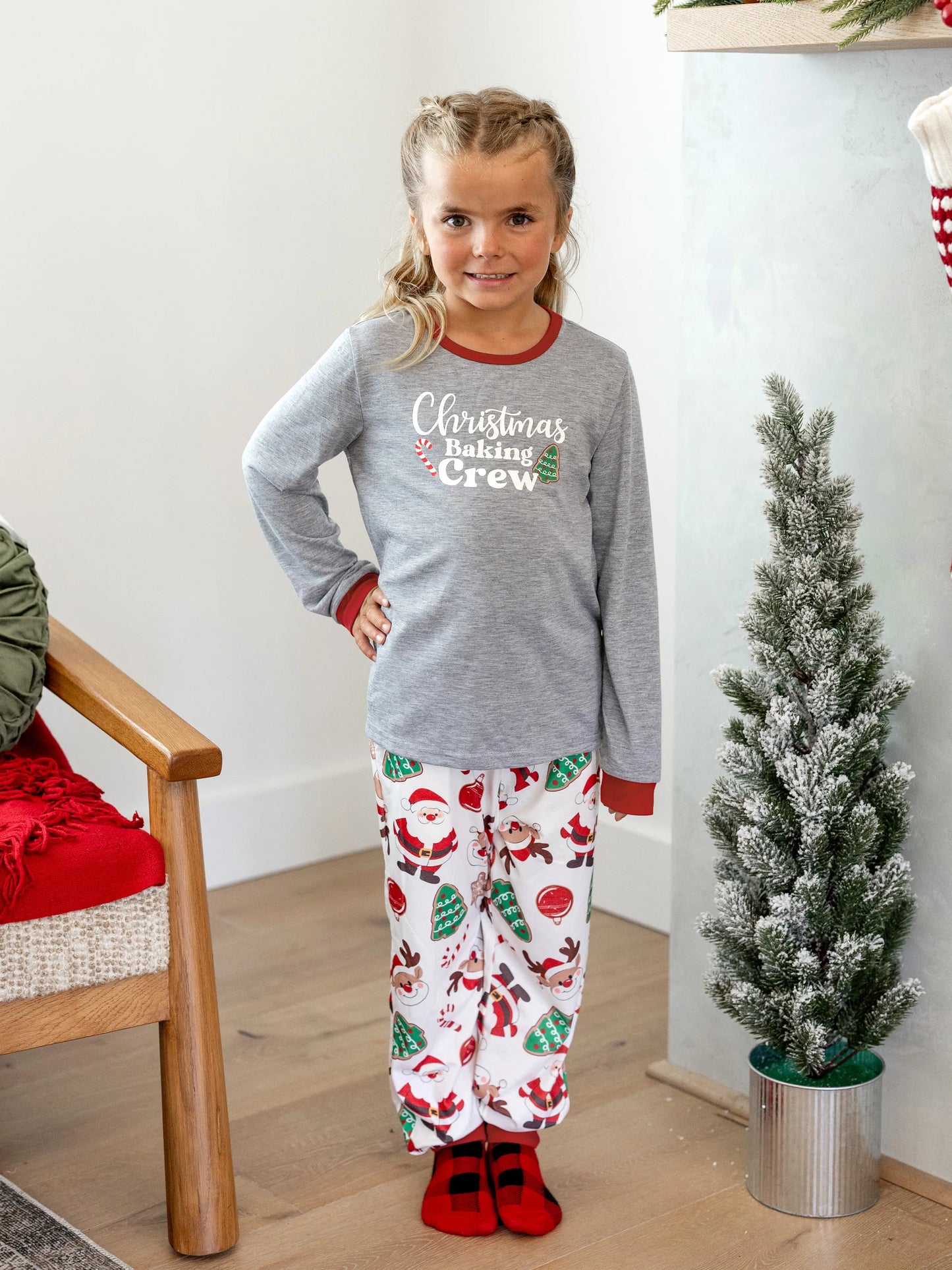 Christmas Matching Family Pajamas Set Glow In The Dark Santa Claus Christmas-themed Print PJS with Christmas Socks Color block