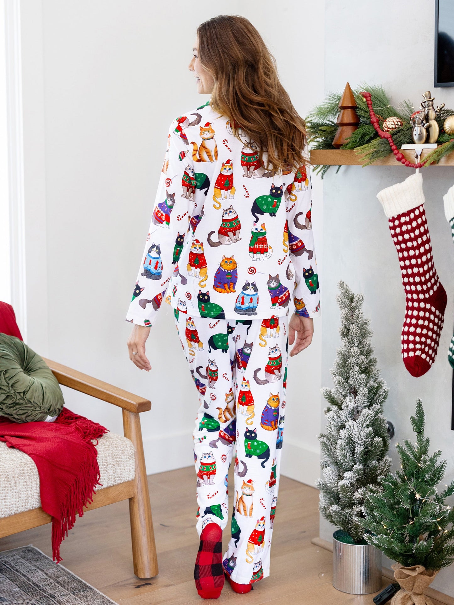 Conjunto de Pijamas de Natal para a Família com Estampa de Gato de Natal e Meias de Natal Multicoloridas