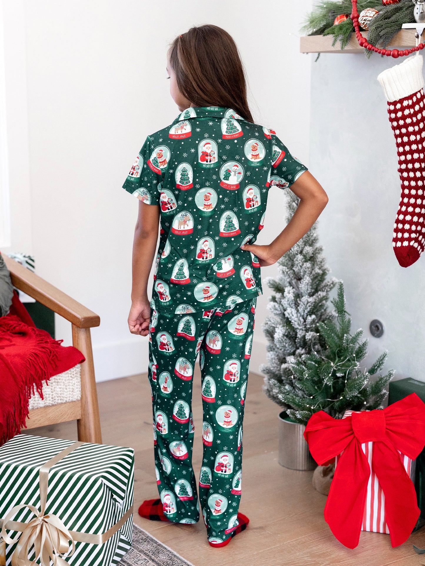 Conjunto de Pijamas Coordinados para a Família com Tema de Natal - Estampa do Pai Natal - Turquesa