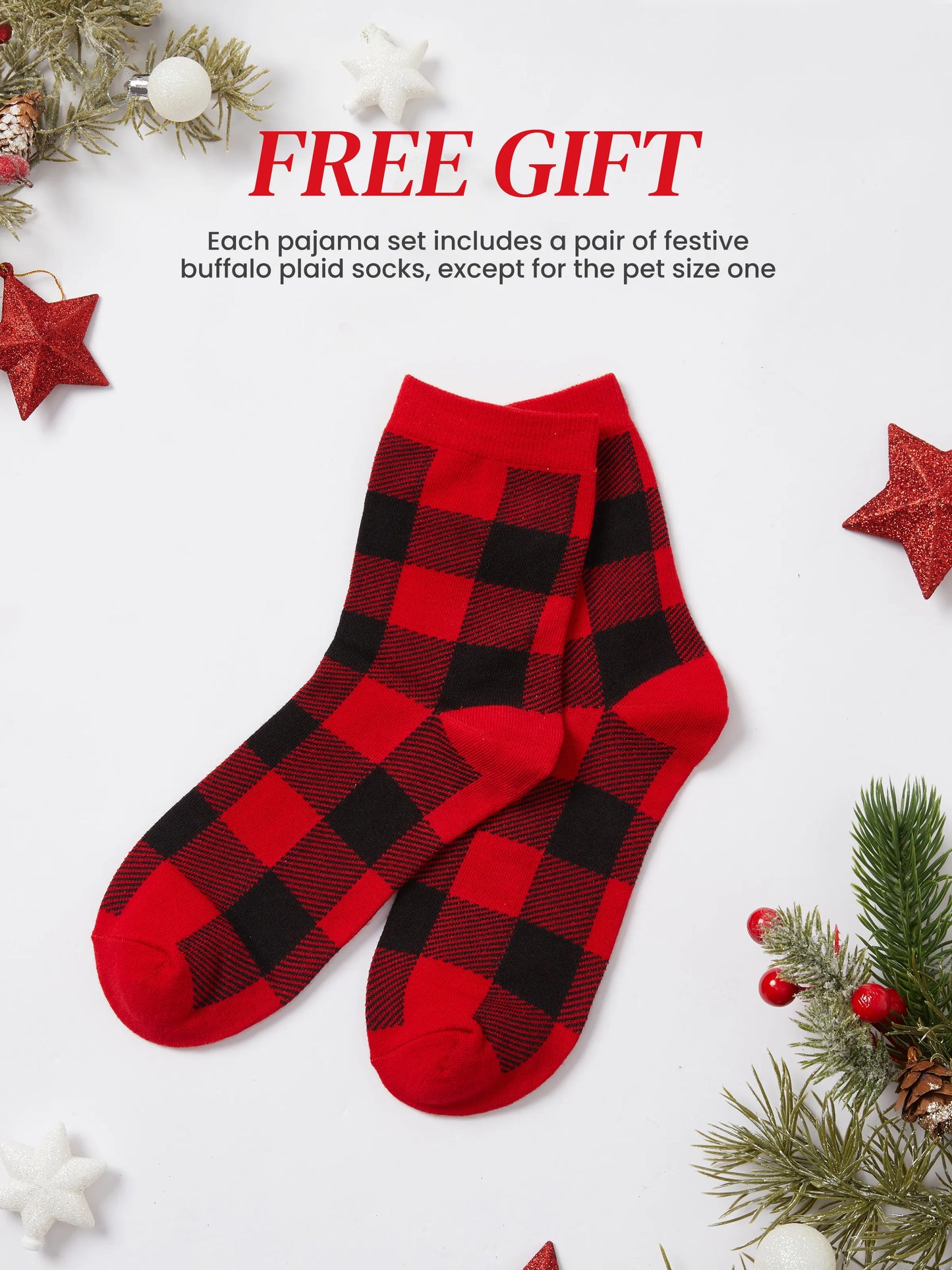 Conjunto de Pijamas de Fleece em Família para o Natal com Estampado de Gengibre e Flocos de Neve e Meias de Natal Vermelhas