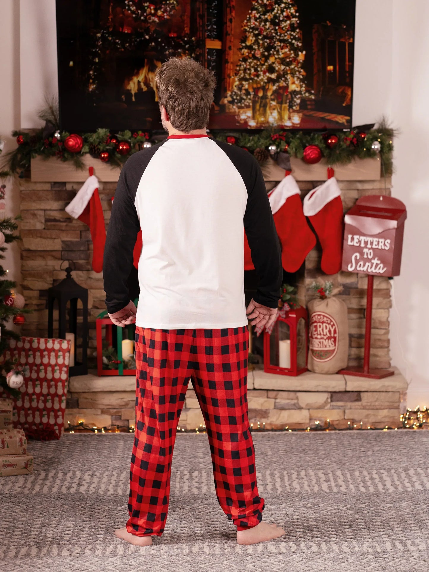 Conjuntos de Pijamas de Natal para Família com Impressão do Pai Natal e Mangas Raglan, incluindo Meias de Natal (Certificação de Segurança SGS) Vermelho