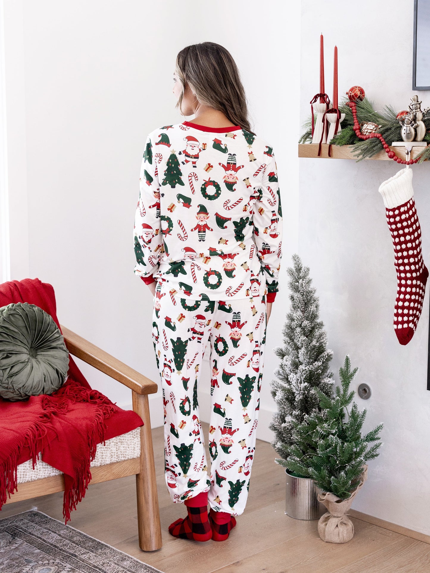 Christmas Matching Family Pajamas Set Santa Claus and Christmas Tree Print Long-sleeve PJS with Christmas Socks White