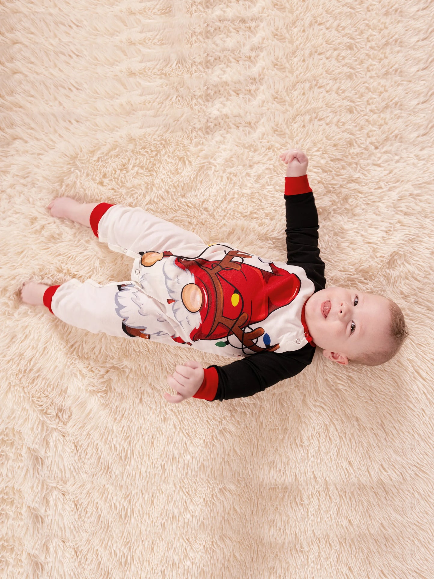 Conjuntos de Pijamas de Natal para Família com Impressão do Pai Natal e Mangas Raglan, incluindo Meias de Natal (Certificação de Segurança SGS) Vermelho